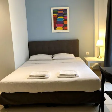 Perfect Location - Modern Studio Apartment