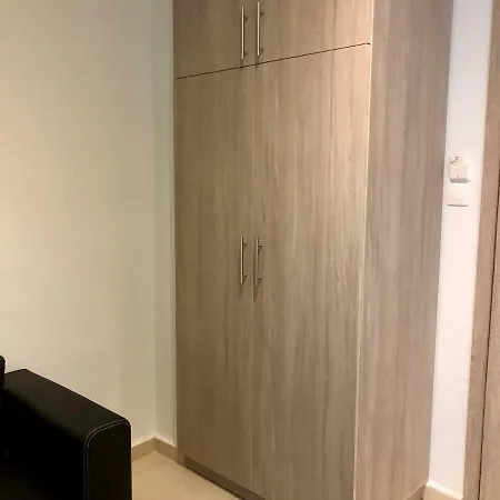 Perfect Location - Modern Studio *