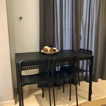 Perfect Location - Modern Studio *