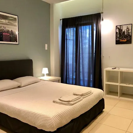 Perfect Location - Modern Studio Apartment